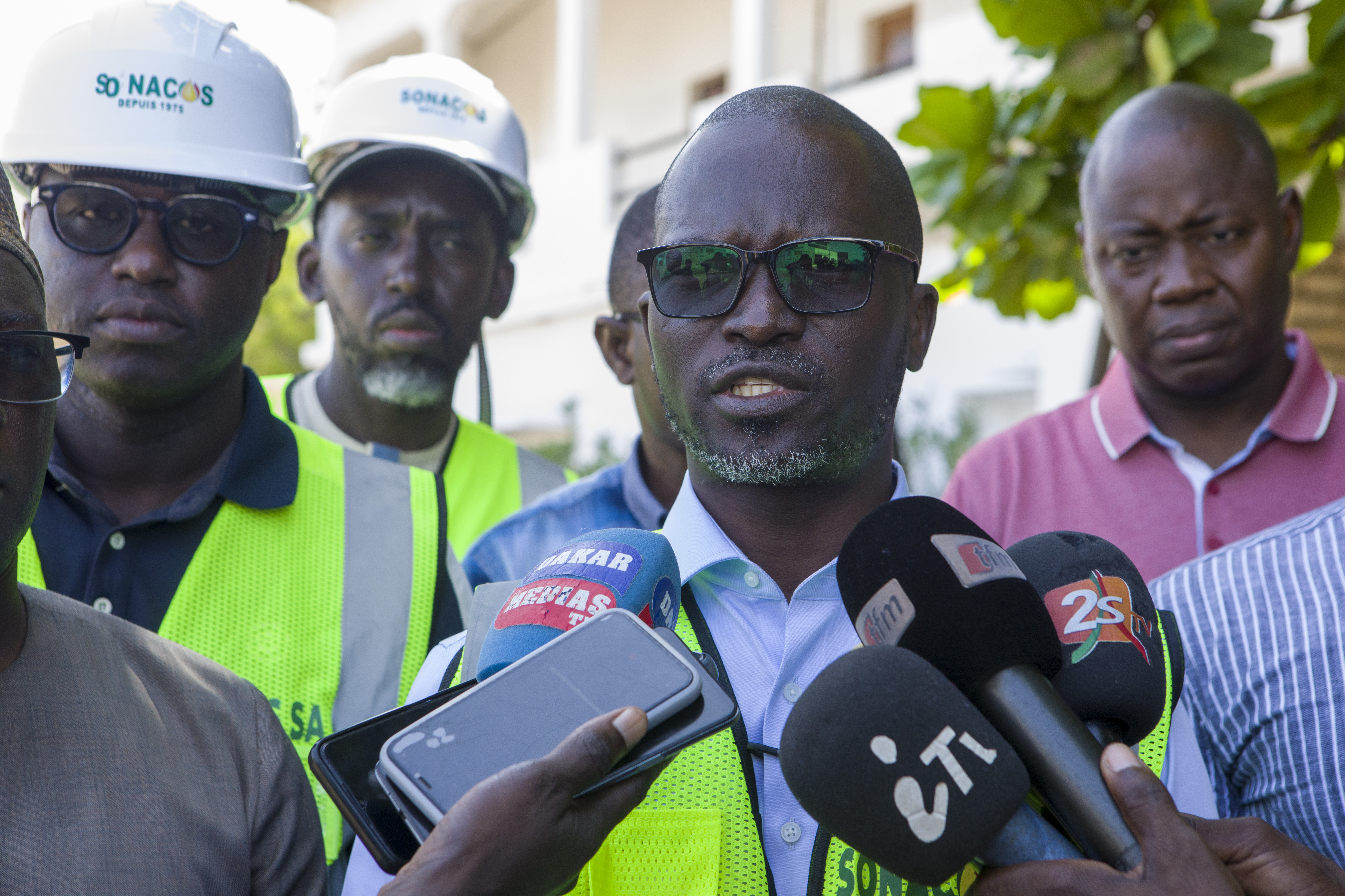 Le DG de la SONACOS SA a effectué une visite de terrain à l’usine SONACOS de Lyndiane, à Kaolack.